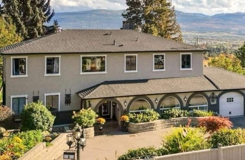 Central Okanagan Bed & Breakfast | The Susie Pearl Bed & Breakfast
