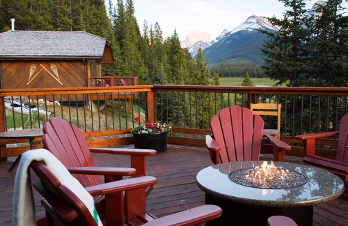 Spray Valley Provincial Park Hotel | Mount Engadine Lodge