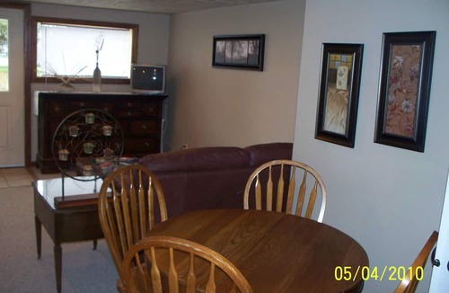 Cardston Bed & Breakfast | Cobblestone Manor B&B