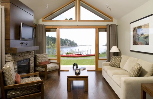 Mayne Island Hotel | Mayne Island Resort