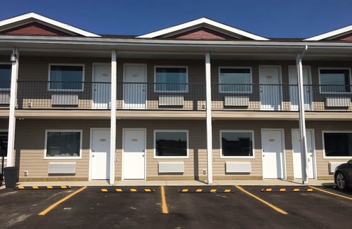 Rocky Mountain House Hotel | Voyageur Motel