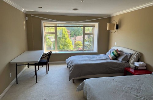 Oakridge House | Sunward Coast Westside Homestay