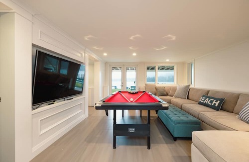 Christina Lake Villa | Lakefront Villa w/Private Beach & Dock fits 14ppl