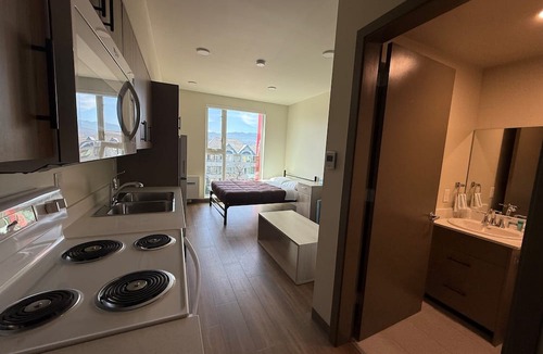 South Pandosy Hotel | Residence & Conference Centre - Kelowna - Campus Accommodation