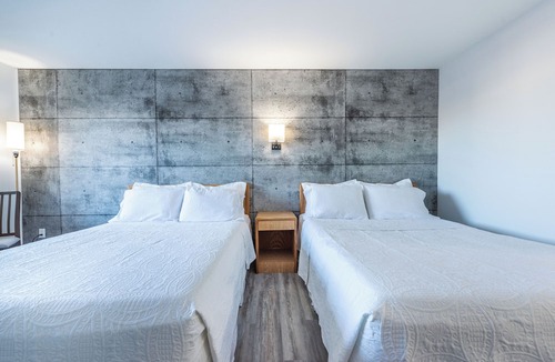 Beiseker Hotel | BLUE HORSE MOTEL