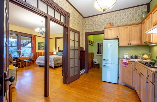 Nelson Hotel | Victoria Falls House Inn