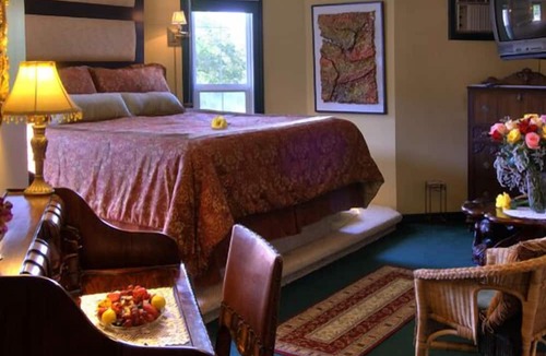 Drumheller Hotel | Heartwood Inn