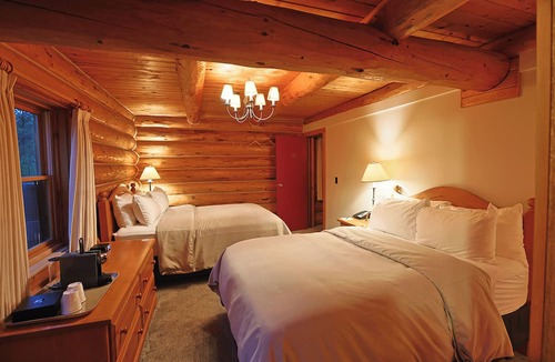 Blue River Hotel | Mike Wiegele Helicopter Skiing