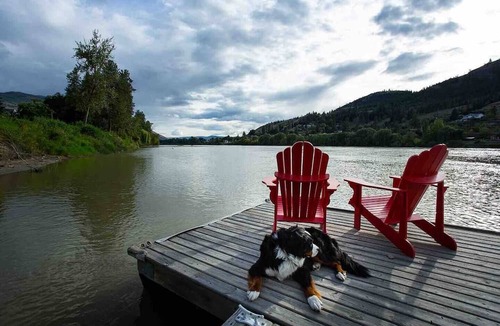 Kamloops Apartment | Rayleigh River Retreat - Garden Oasis