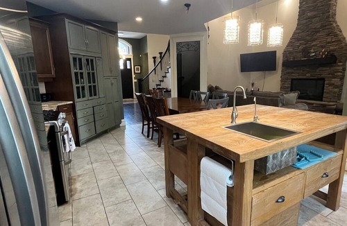 Black Mountain House | Beautiful House perfect for multi-family vacationers. Pool/Hot-Tub!