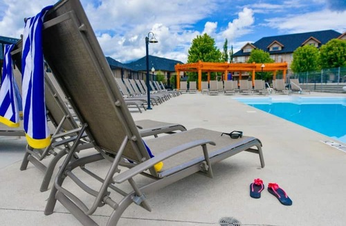Radium Hot Springs Resort | Beautiful location Radium Hot Springs, hiking, skiing, golf, family sized
