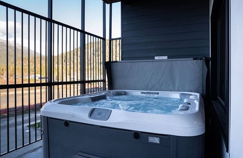 Revelstoke Condo | Mountainside Revival Revelstoke Vacations
