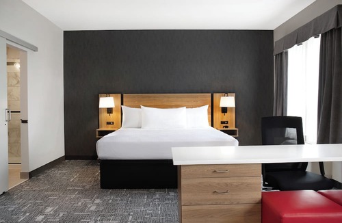 Cochrane Hotel | Canalta Hotel Cochrane