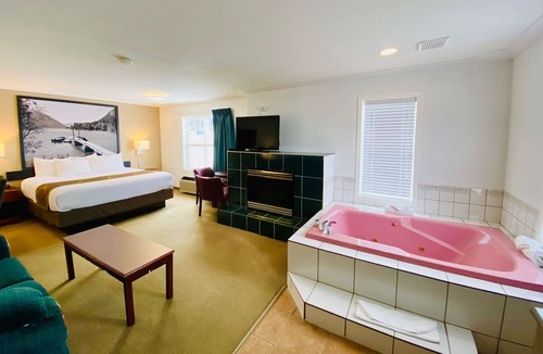 100 Mile House Hotel | Super 8 by Wyndham 100 Mile House
