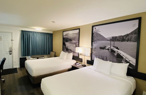 100 Mile House Hotel | Super 8 by Wyndham 100 Mile House