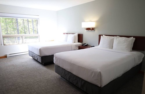 Blue River Hotel | Glacier Mountain Lodge