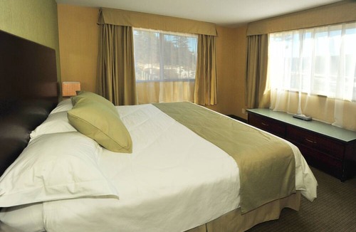 Williams Lake Hotel | Ramada by Wyndham Williams Lake