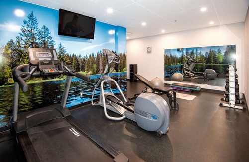Revelstoke Hotel | Coast Hillcrest Hotel