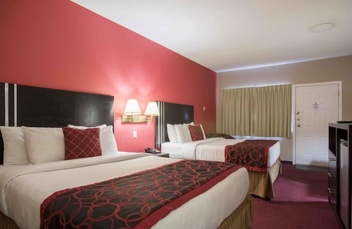 100 Mile House Hotel | Ramada by Wyndham 100 Mile House