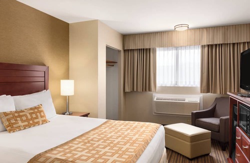 Terrace Hotel | Days Inn by Wyndham Terrace