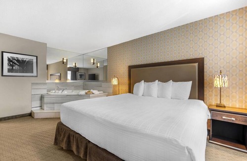Aldergrove Hotel | Best Western Plus Country Meadows Inn