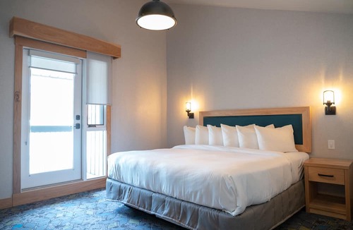 Banff Cabin | Tunnel Mountain Resort