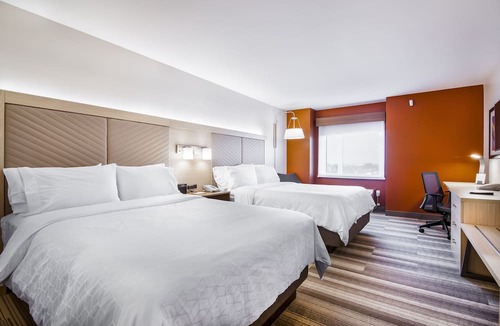 Willoughby Hotel | Holiday Inn Express & Suites Langley by IHG