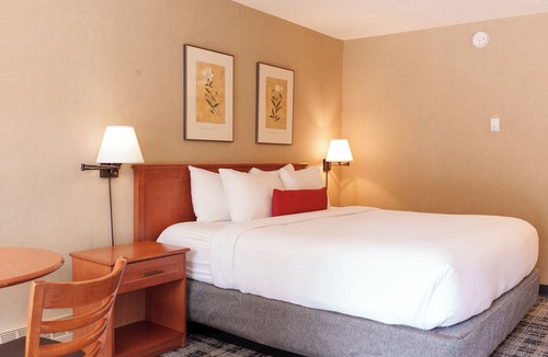 Jasper Hotel | Marmot Lodge