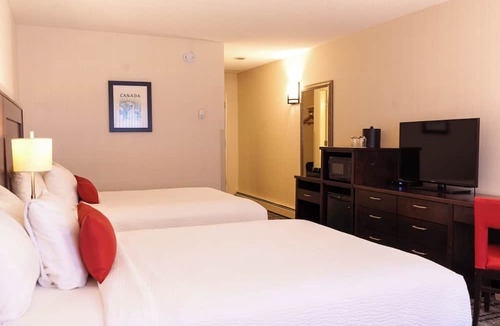 Jasper Hotel | Marmot Lodge