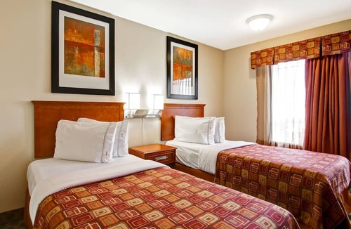 Rocky Mountain House Hotel | Canalta Hotel Rocky Mountain House