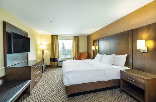 Salmon Arm Hotel | Comfort Inn & Suites