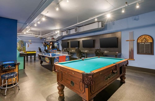Blackcomb Hotel | Hilton Grand Vacations Club Whistler