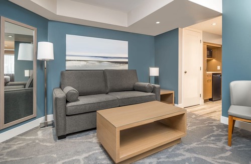 Delta Hotel | Coast Tsawwassen Inn