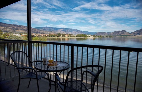 Osoyoos Hotel | Coast Osoyoos Beach Hotel