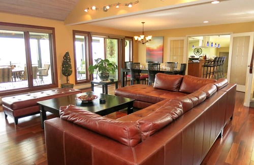 West Kelowna Estates Bed & Breakfast | A View of the Lake Bed & Breakfast