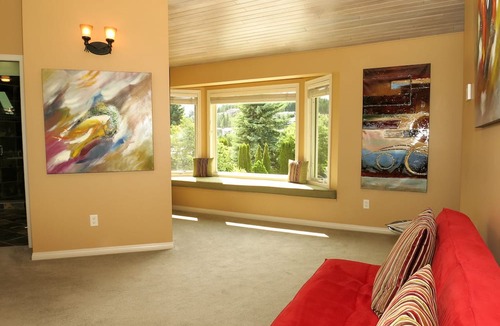 West Kelowna Estates Bed & Breakfast | A View of the Lake Bed & Breakfast