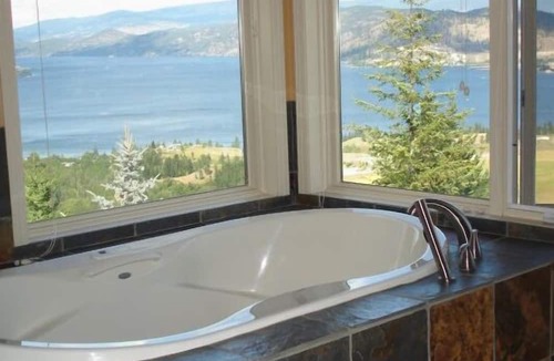 West Kelowna Estates Bed & Breakfast | A View of the Lake Bed & Breakfast