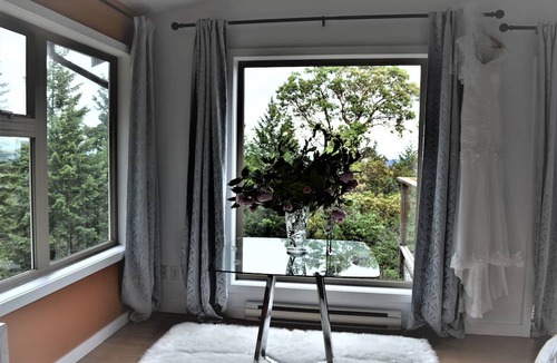 Salt Spring Island Bed & Breakfast | Elevate Rooms Armand Heights