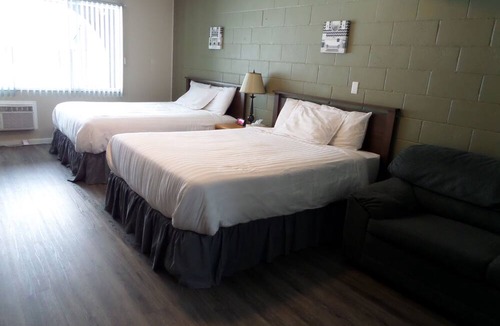 Trail Hotel | Ray Lyn Motel