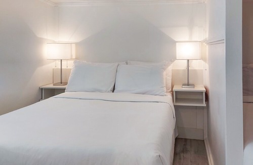 Okanagan-Similkameen Hotel | The Village Motel