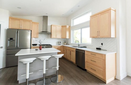 Cowichan Bay House | Bayview Retreat 4 bd walk to Cowichan bay village