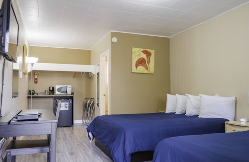 Christina Lake Hotel | Lakeview Motel