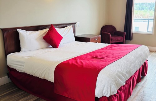 100 Mile House Hotel | Imperial Motel