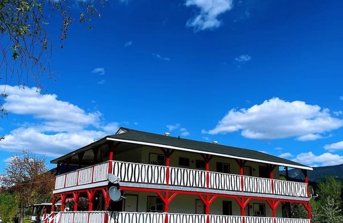Little Fort Hotel | Rivermount Motel Campground and RV Park