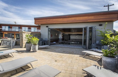 Regional District of Nanaimo Hotel | Qualicum Beach Inn