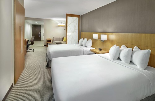 North Central Edmonton Hotel | DoubleTree by Hilton Edmonton Downtown