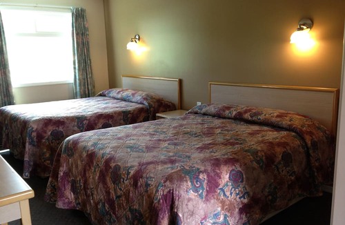 Valleyview Hotel | Rider's Inn