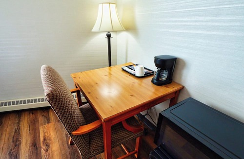 Jasper Place Hotel | Continental Inn & Suites