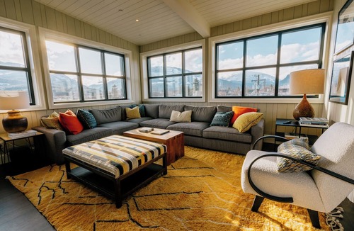 Revelstoke Hotel | Eleven Revelstoke Lodge