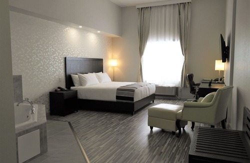 Leduc Hotel | Stars Inn Edmonton Airport